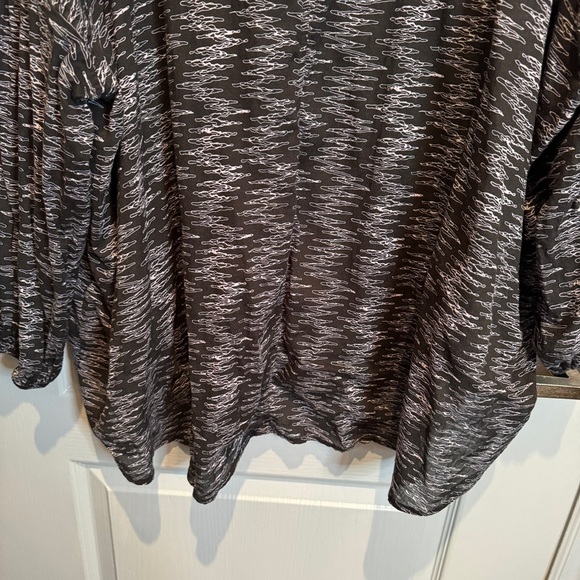 Free People Blooms For You Blouse Size XS Black Intimately Oversized Sleep Flowy - Picture 11 of 15